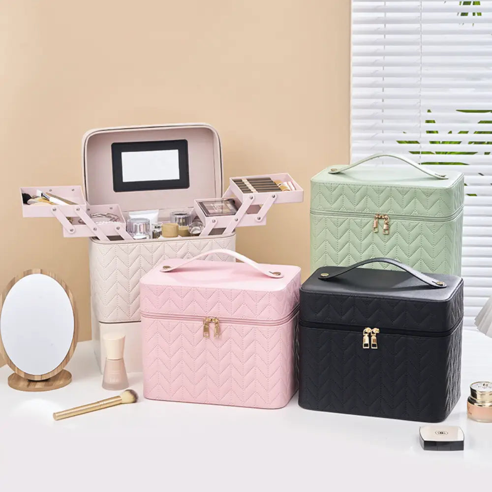 grande trousse de toilette femme luxe cuir Image