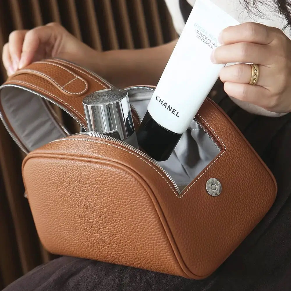 trousse de toilette cuir pour homme luxe Image