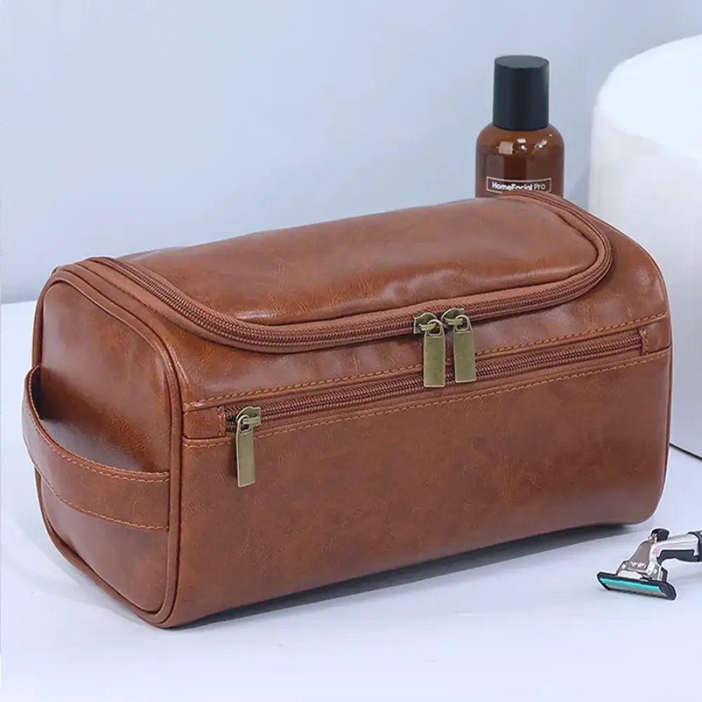 trousse de toilette homme cuir marron Image