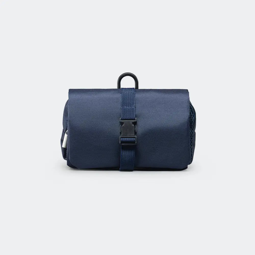 trousse de toilette homme suspendue bleu