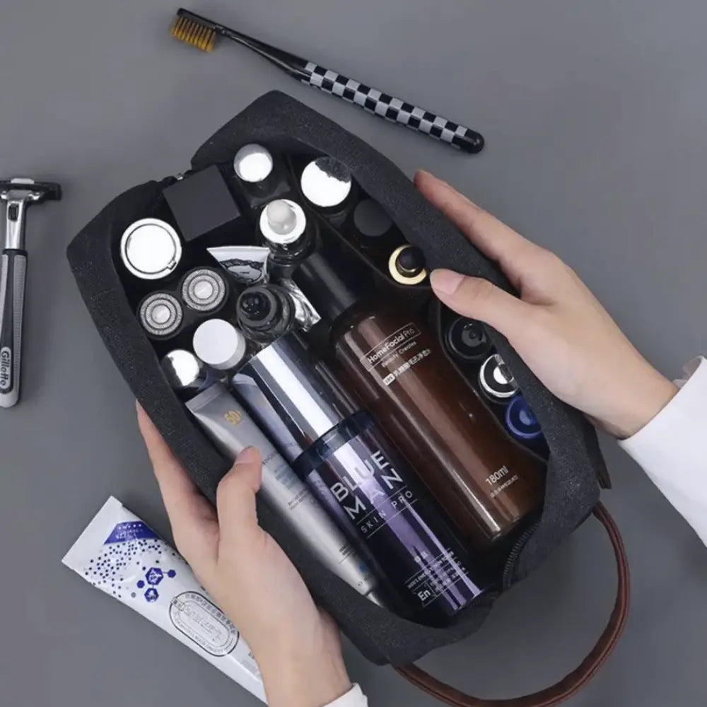 trousse de toilette homme voyage compartiment Image