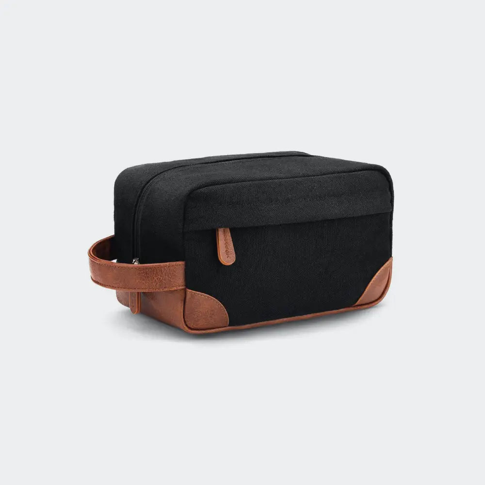 trousse de toilette homme voyage noir fond blanc