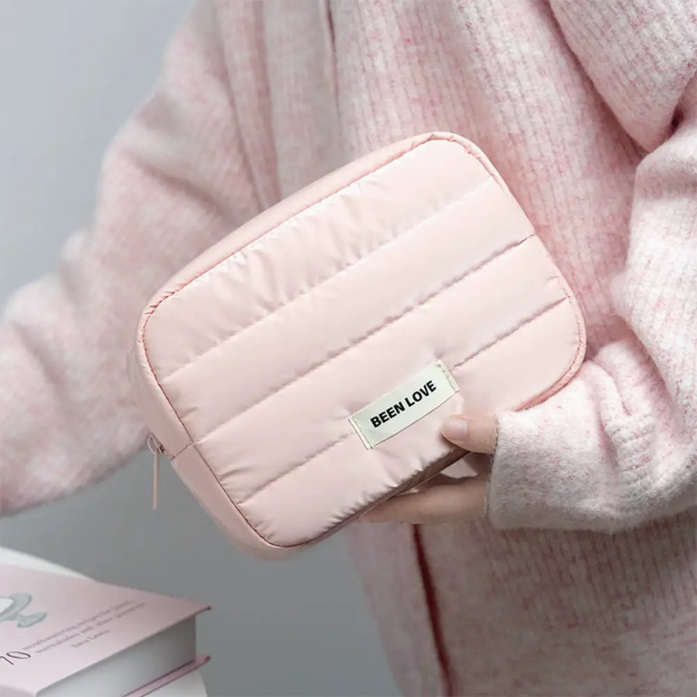 trousse de toilette matelassée rose pour femme